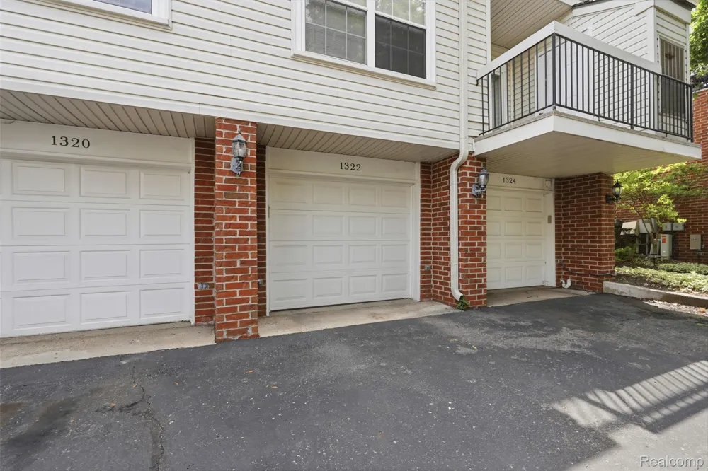 1322 S Main Street Royal Oak City, MI 48067