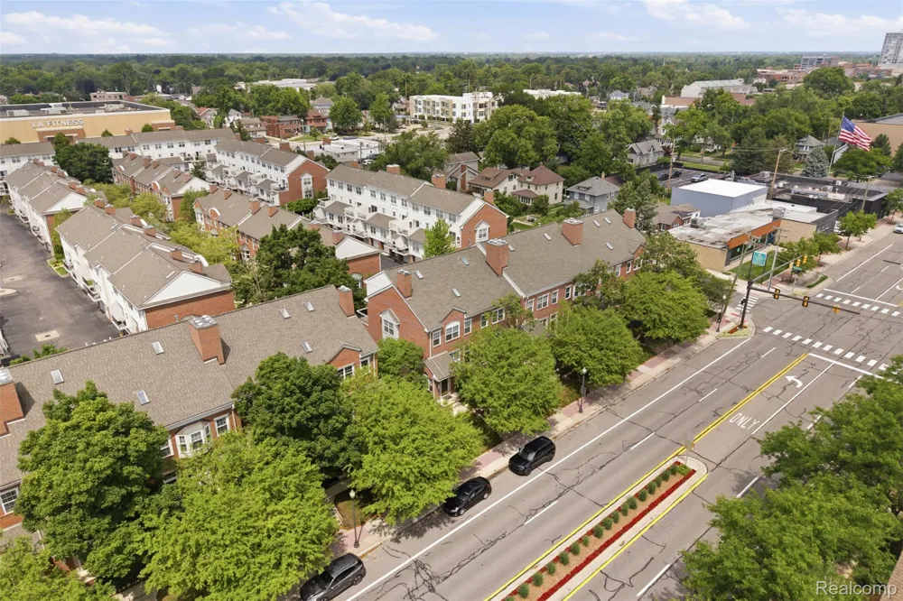 1322 S Main Street Royal Oak City, MI 48067