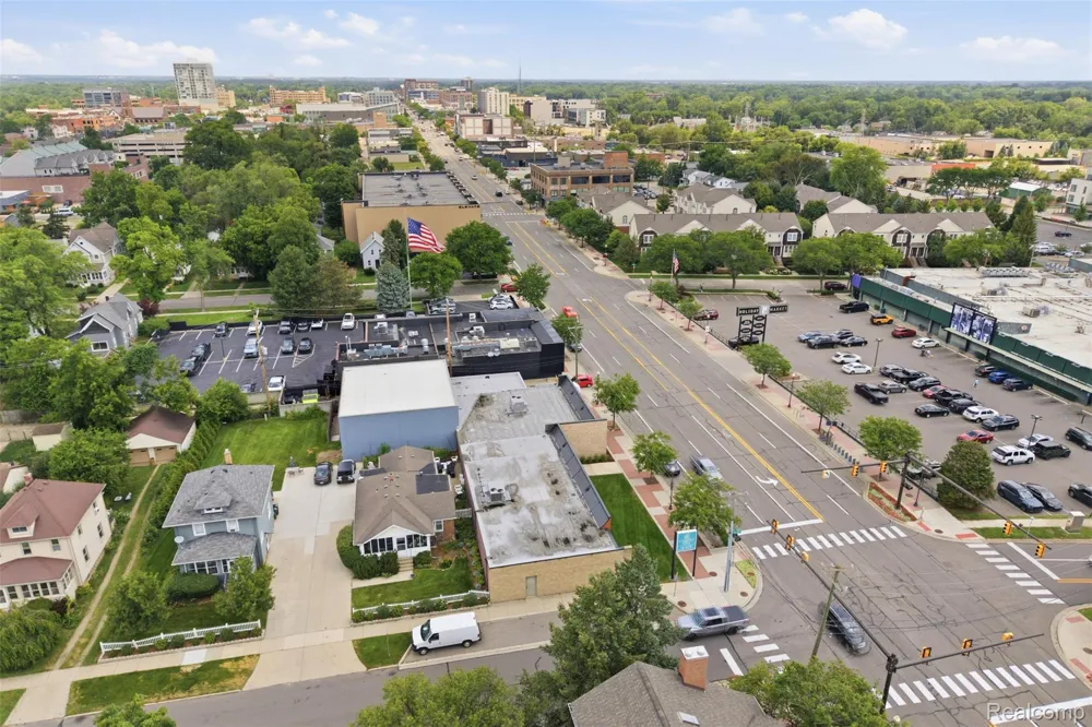 1322 S Main Street Royal Oak City, MI 48067