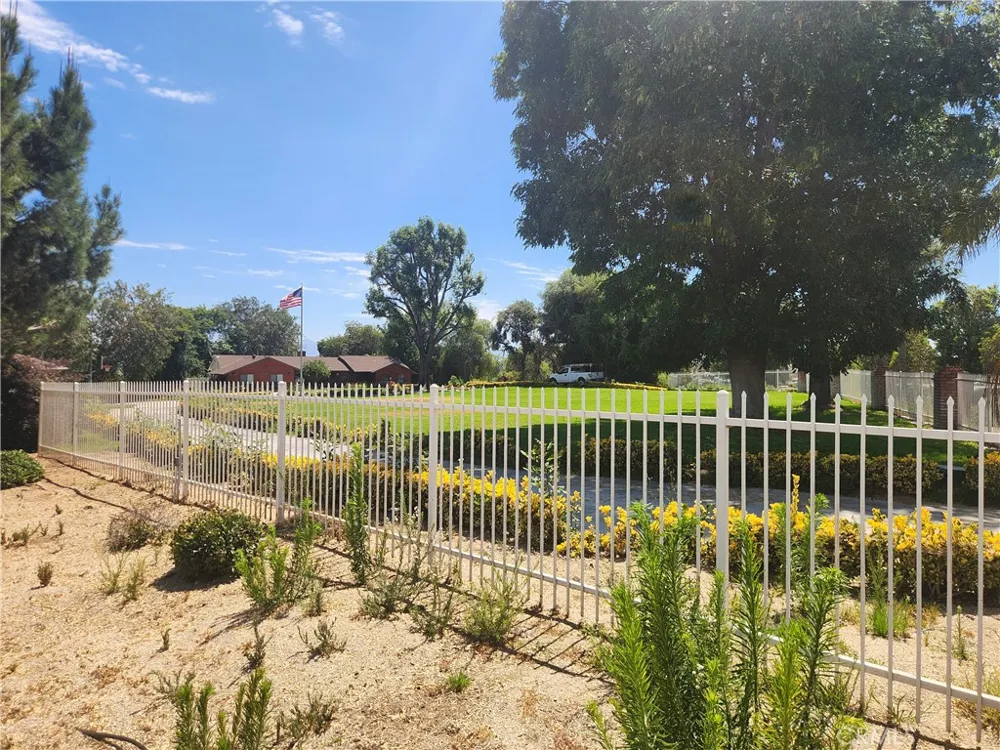 6786 Limonite Jurupa Valley, CA 92509