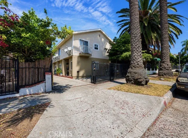917 S Catalina #5 Los Angeles, CA 90006