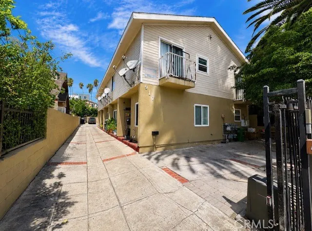 917 S Catalina #5 Los Angeles, CA 90006