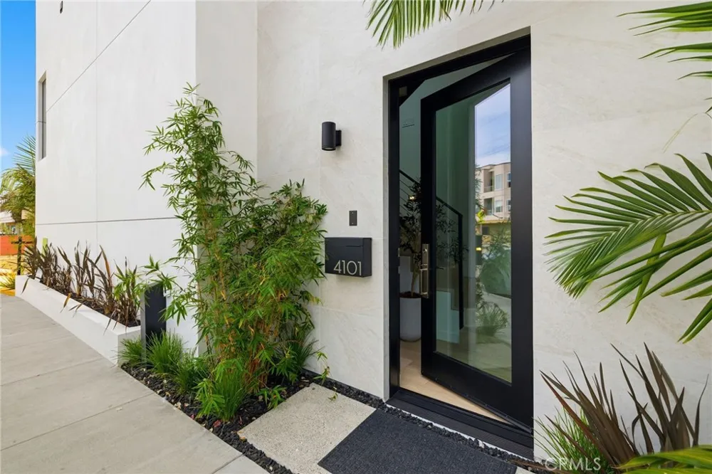 4101 Highland Manhattan Beach, CA 90266