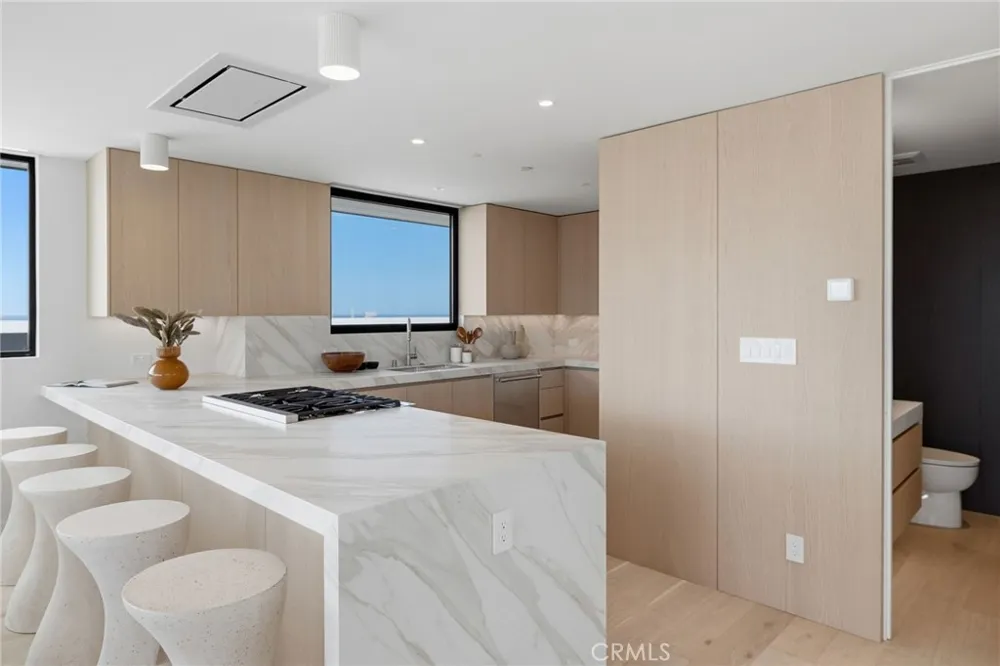 4101 Highland Manhattan Beach, CA 90266