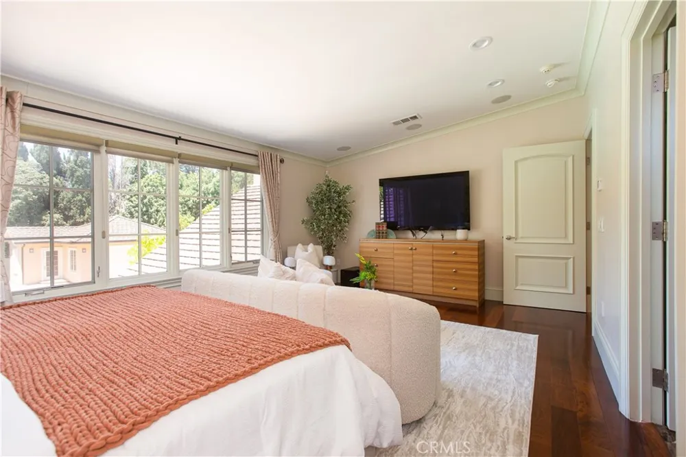 899 S Santa Anita San Marino, CA 91108