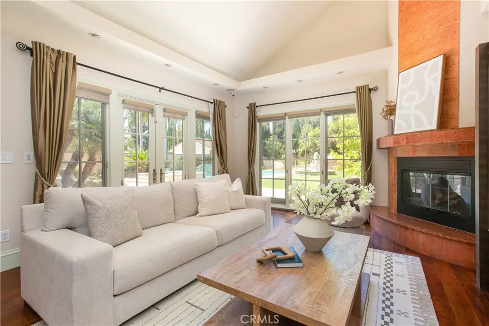 899 S Santa Anita San Marino, CA 91108