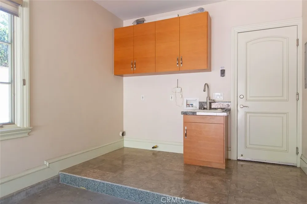899 S Santa Anita San Marino, CA 91108