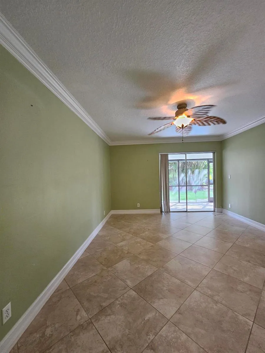 7526 Pinewalk Drive S #174 Margate, FL 33063