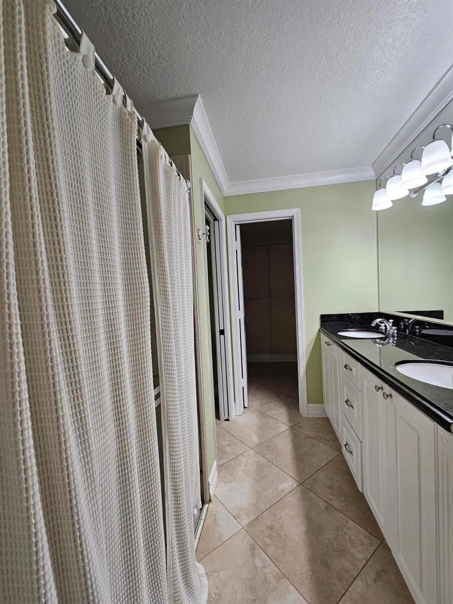 7526 Pinewalk Drive S #174 Margate, FL 33063