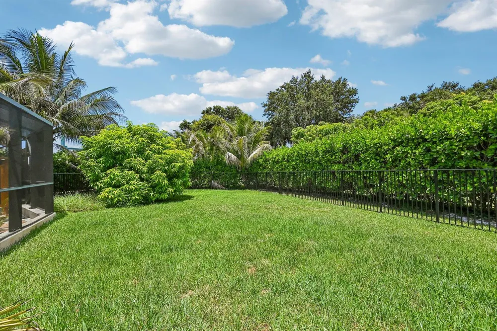 1121 Center Stone Lane Riviera Beach, FL 33404