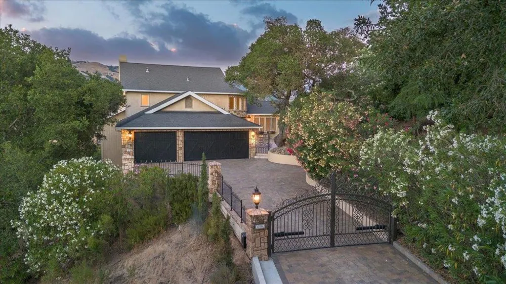17864 Holiday Drive Morgan Hill, CA 95037