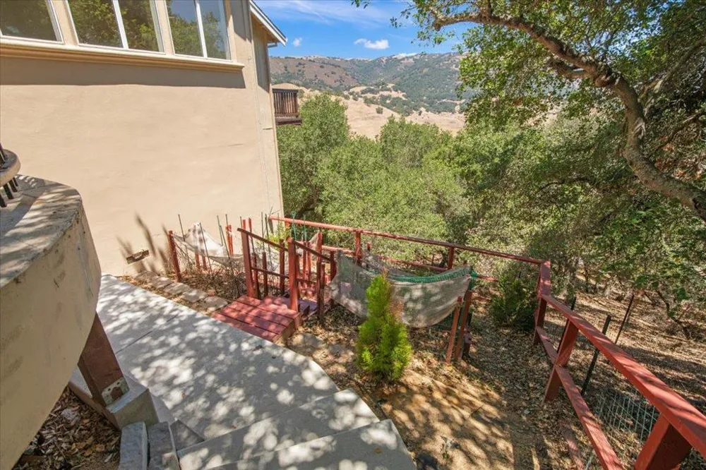 17864 Holiday Drive Morgan Hill, CA 95037