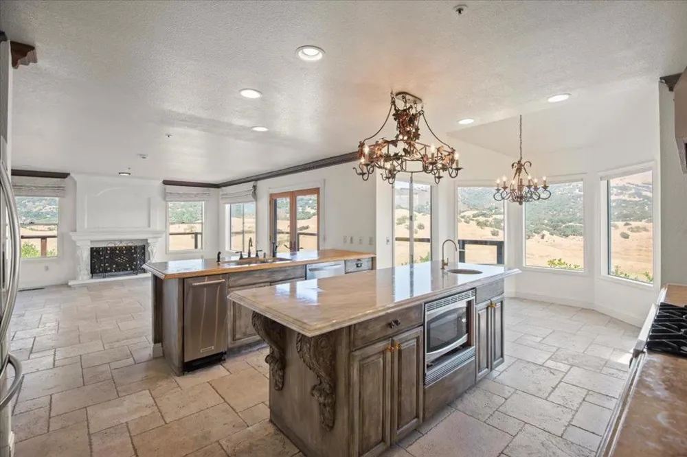 17864 Holiday Drive Morgan Hill, CA 95037