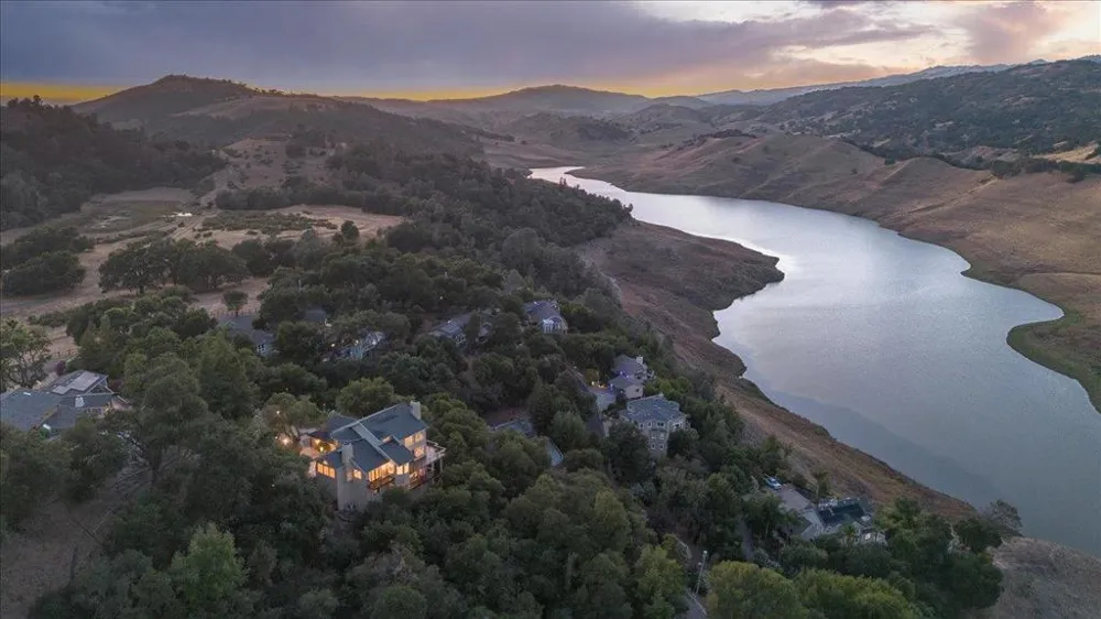 17864 Holiday Drive Morgan Hill, CA 95037