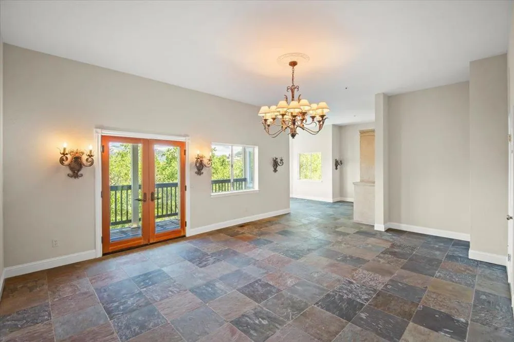 17864 Holiday Drive Morgan Hill, CA 95037