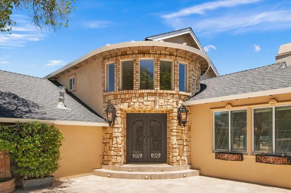 17864 Holiday Drive Morgan Hill, CA 95037