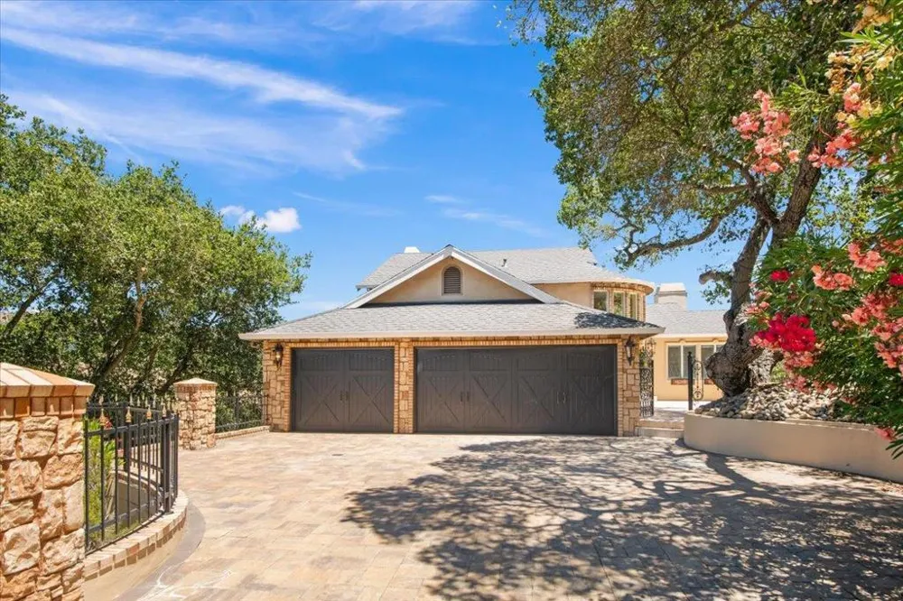 17864 Holiday Drive Morgan Hill, CA 95037
