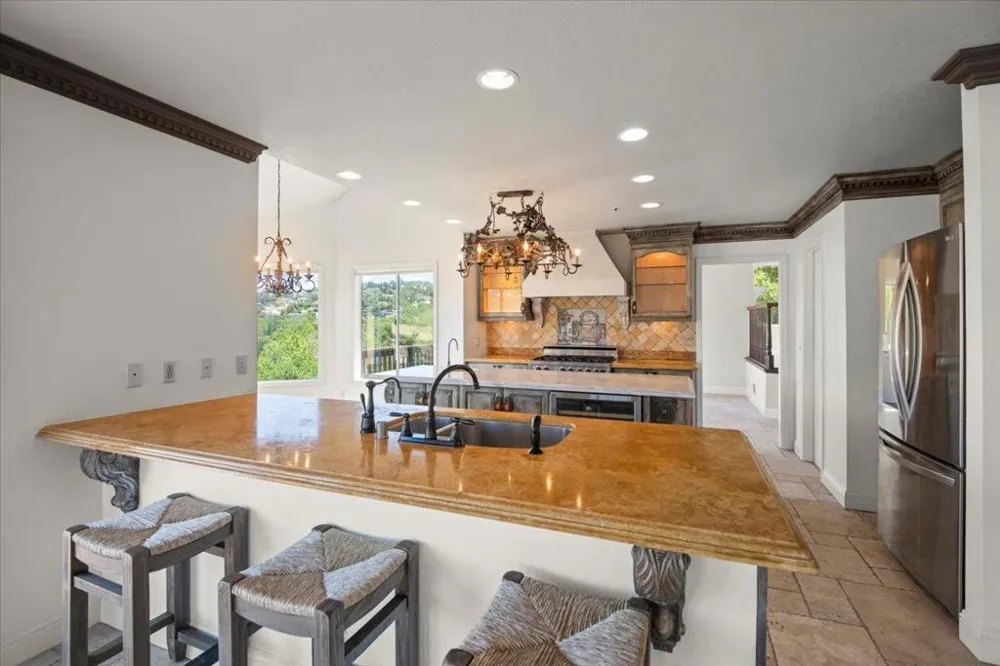 17864 Holiday Drive Morgan Hill, CA 95037