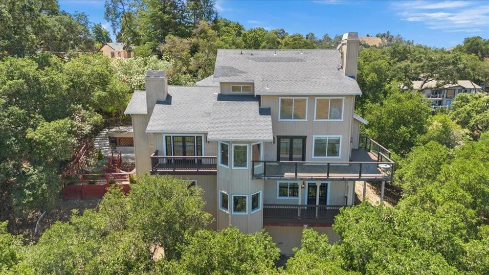 17864 Holiday Drive Morgan Hill, CA 95037