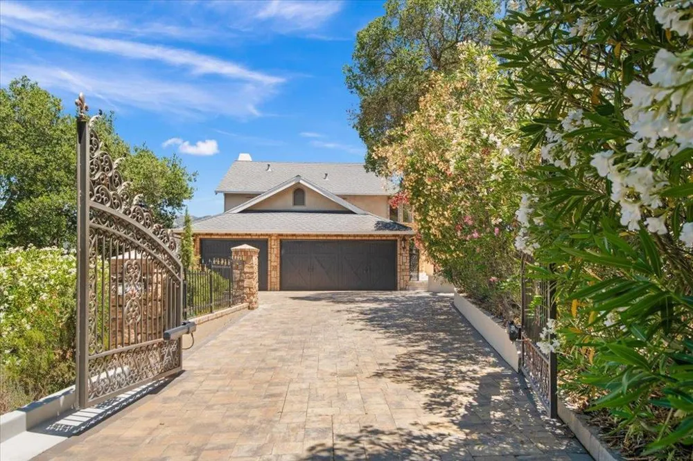 17864 Holiday Drive Morgan Hill, CA 95037