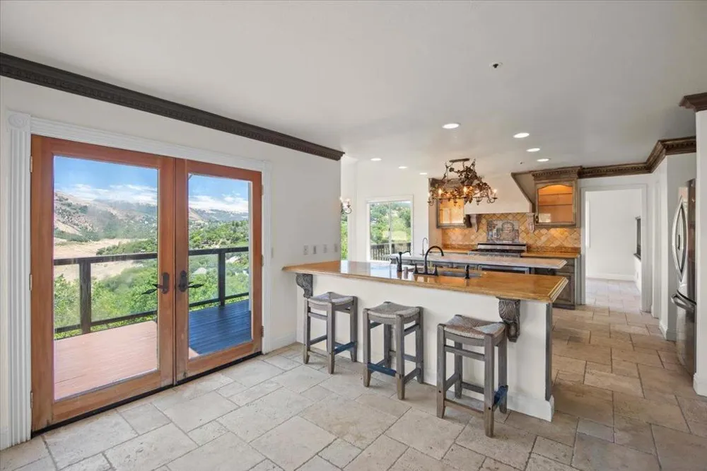 17864 Holiday Drive Morgan Hill, CA 95037