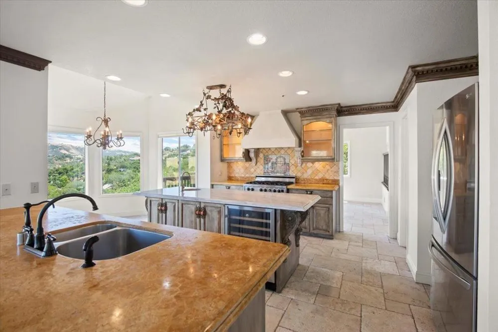 17864 Holiday Drive Morgan Hill, CA 95037