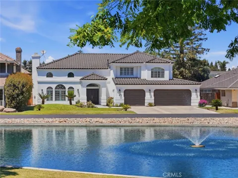 5622 W Prospect