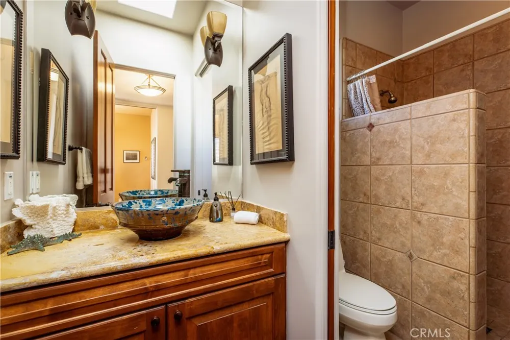 221 3rd Manhattan Beach, CA 90266