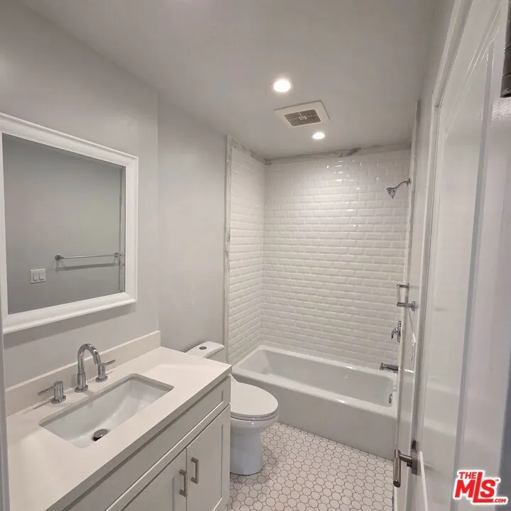 418 S ROXBURY DRIVE Beverly Hills, CA 90212