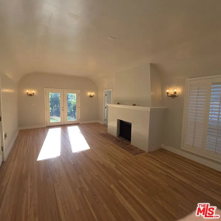 418 S ROXBURY DRIVE Beverly Hills, CA 90212