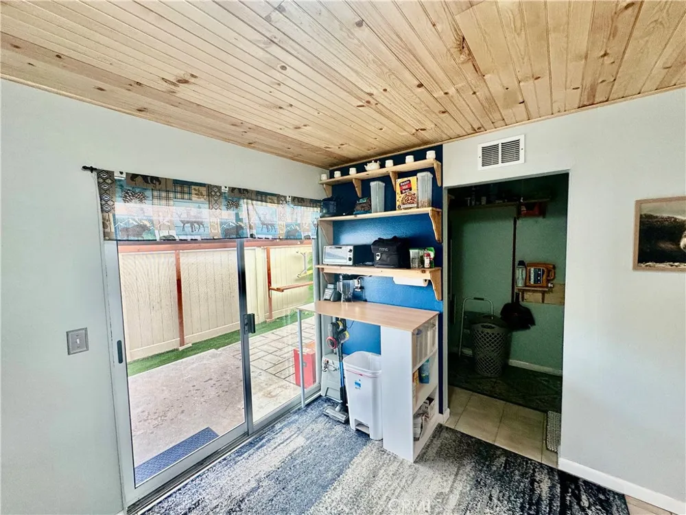 8087 Worthy Drive Westminster, CA 92683