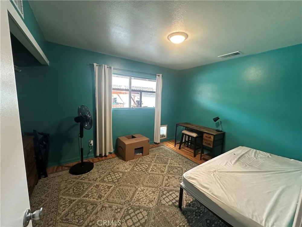 8087 Worthy Drive Westminster, CA 92683
