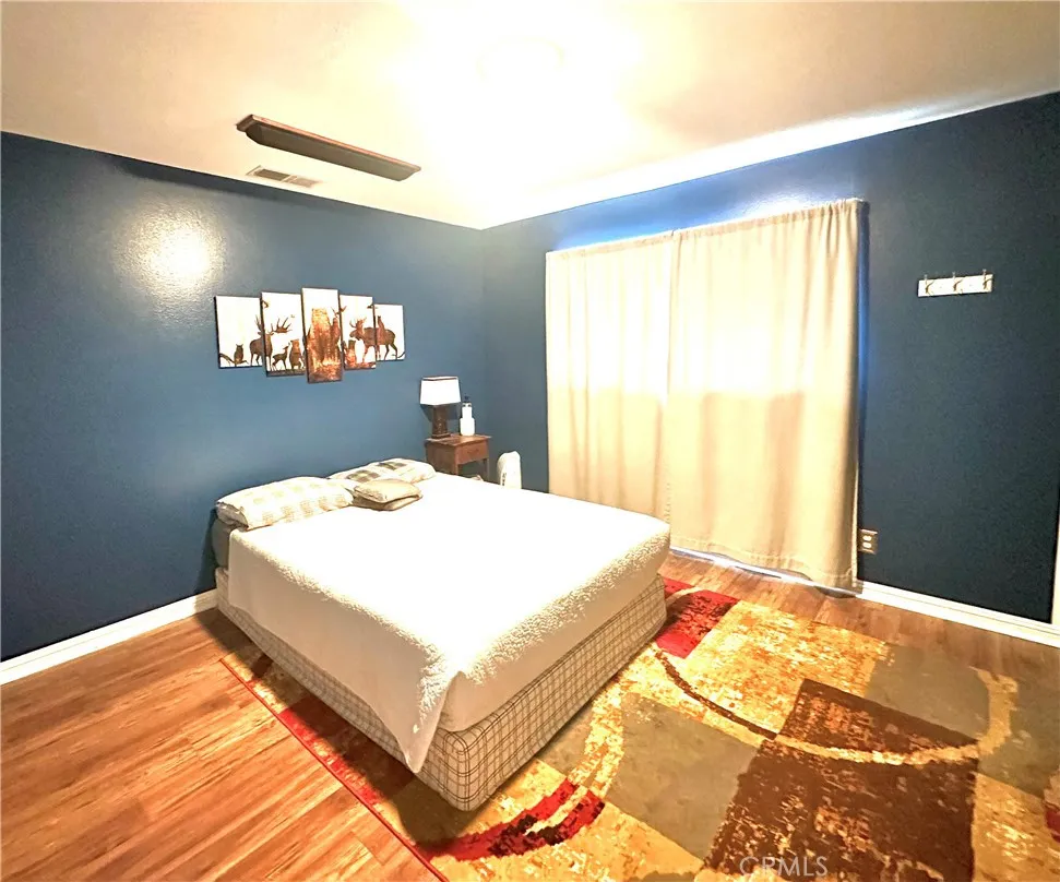 8087 Worthy Drive Westminster, CA 92683