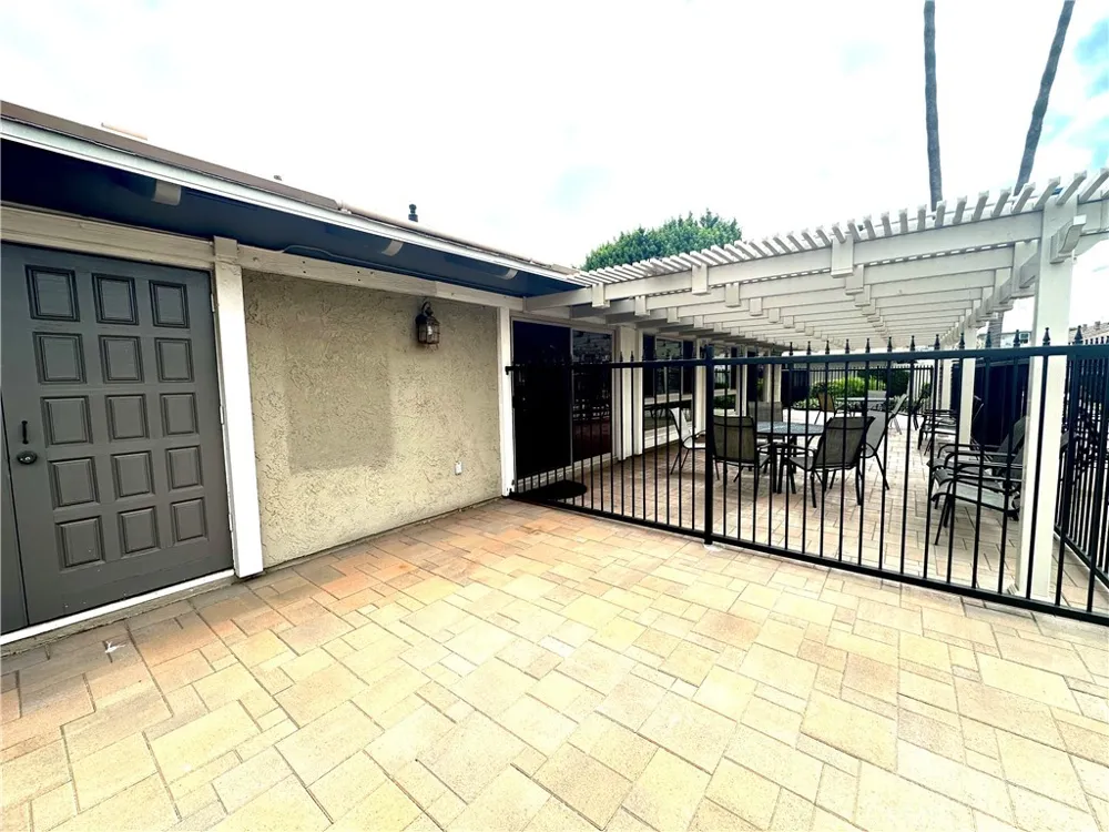 8087 Worthy Drive Westminster, CA 92683