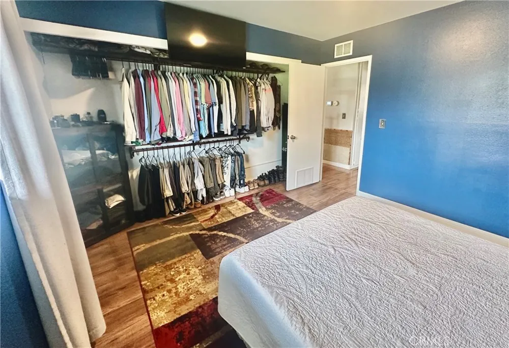8087 Worthy Drive Westminster, CA 92683