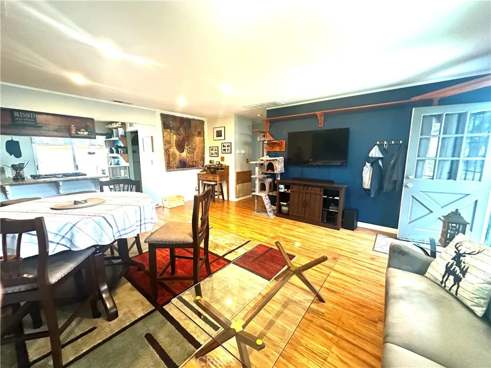 8087 Worthy Drive Westminster, CA 92683