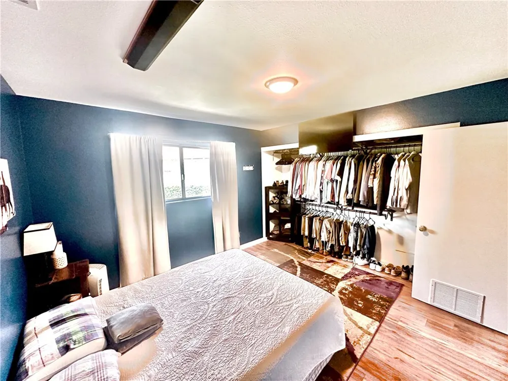 8087 Worthy Drive Westminster, CA 92683