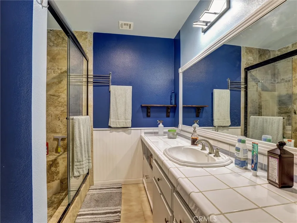 8087 Worthy Drive Westminster, CA 92683