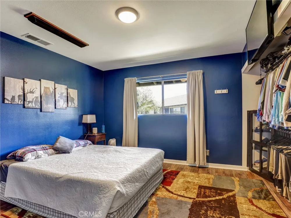 8087 Worthy Drive Westminster, CA 92683