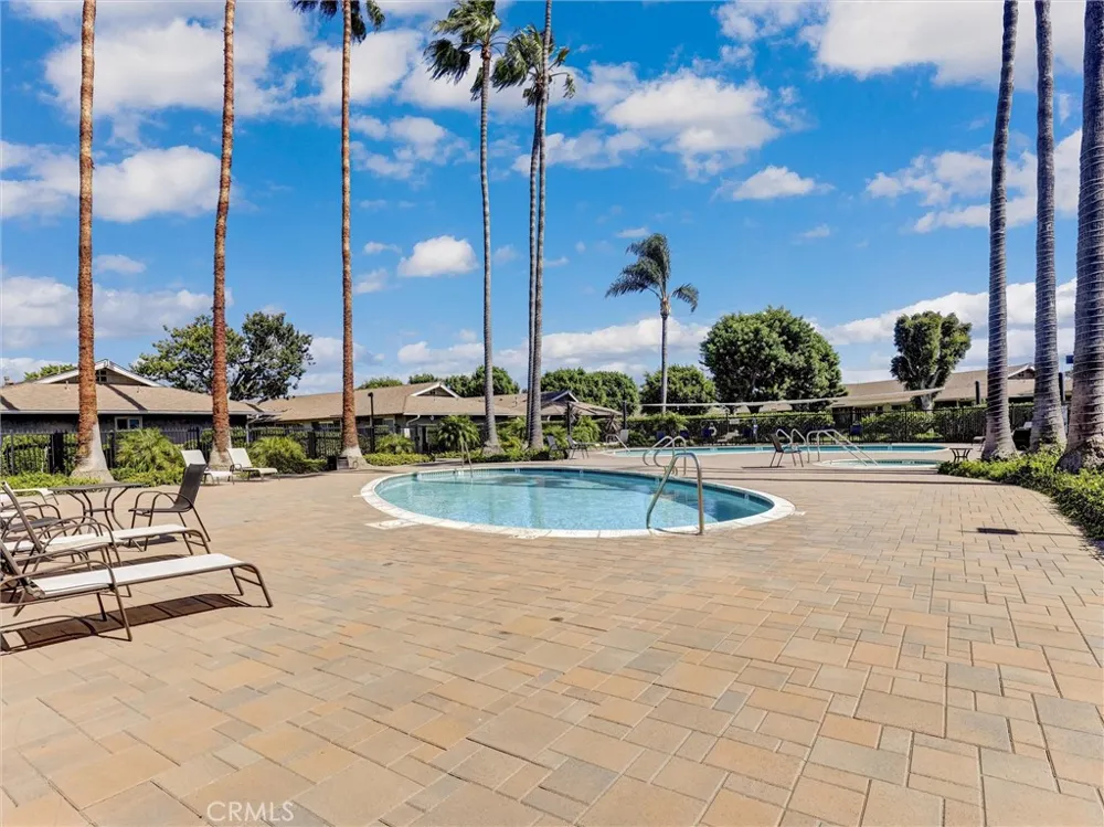 8087 Worthy Drive Westminster, CA 92683