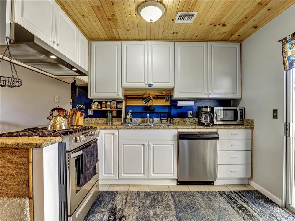 8087 Worthy Drive Westminster, CA 92683