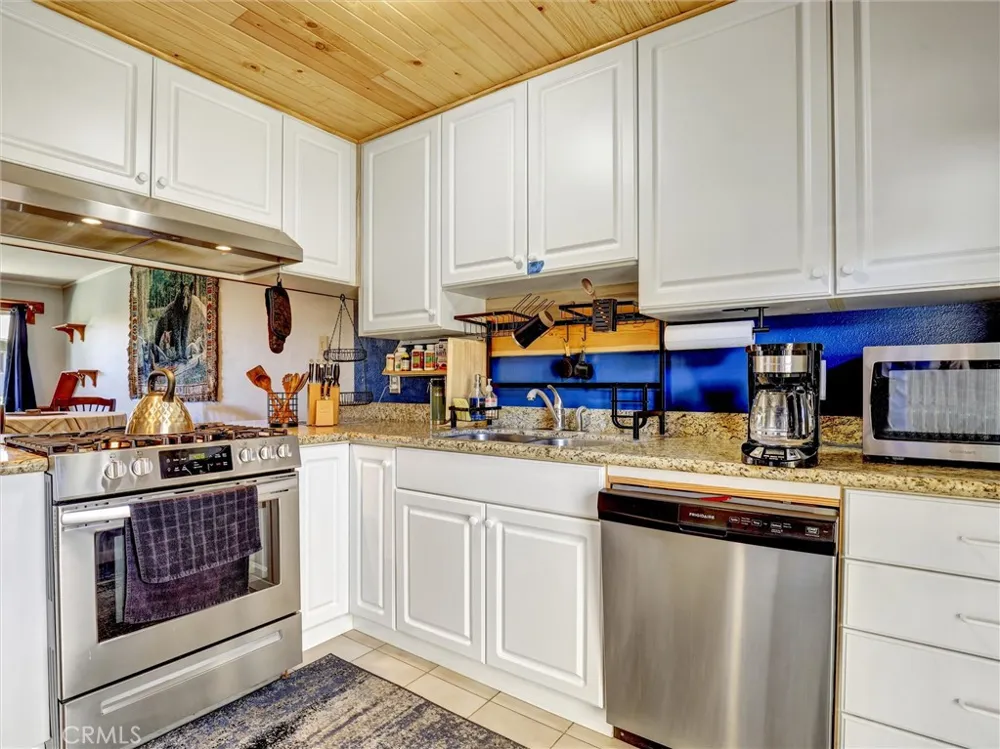 8087 Worthy Drive Westminster, CA 92683