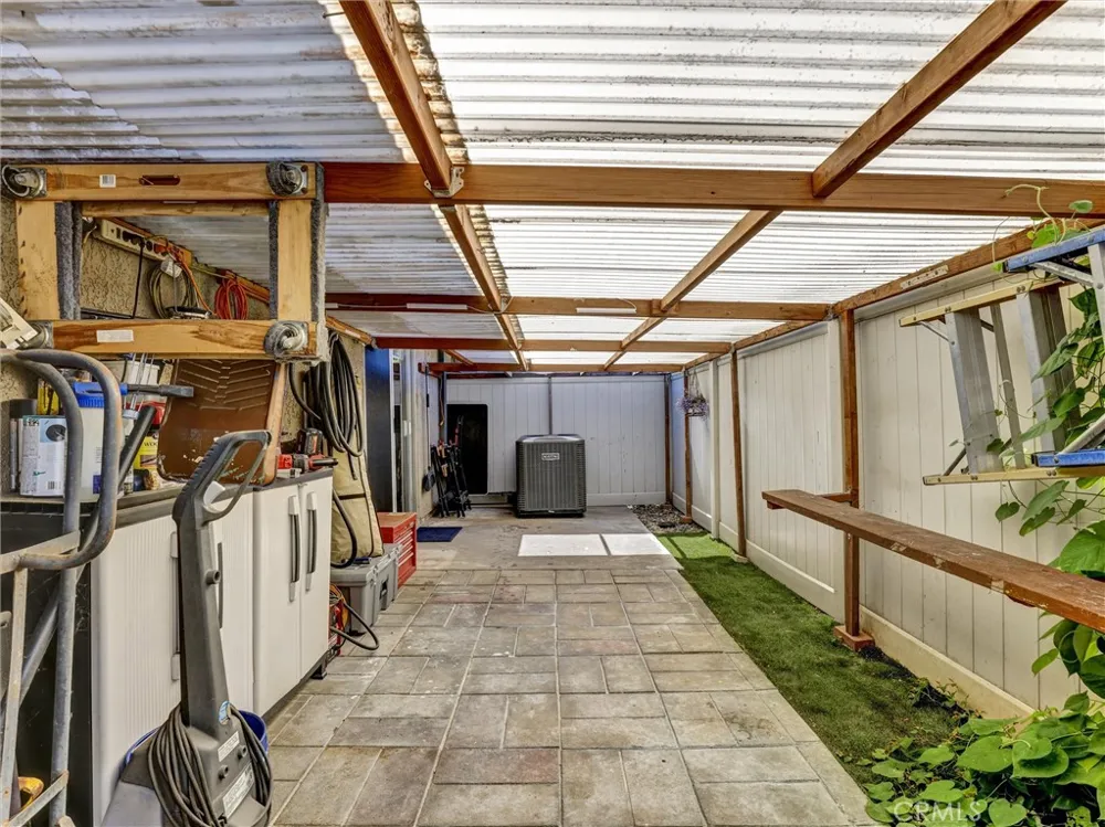 8087 Worthy Drive Westminster, CA 92683