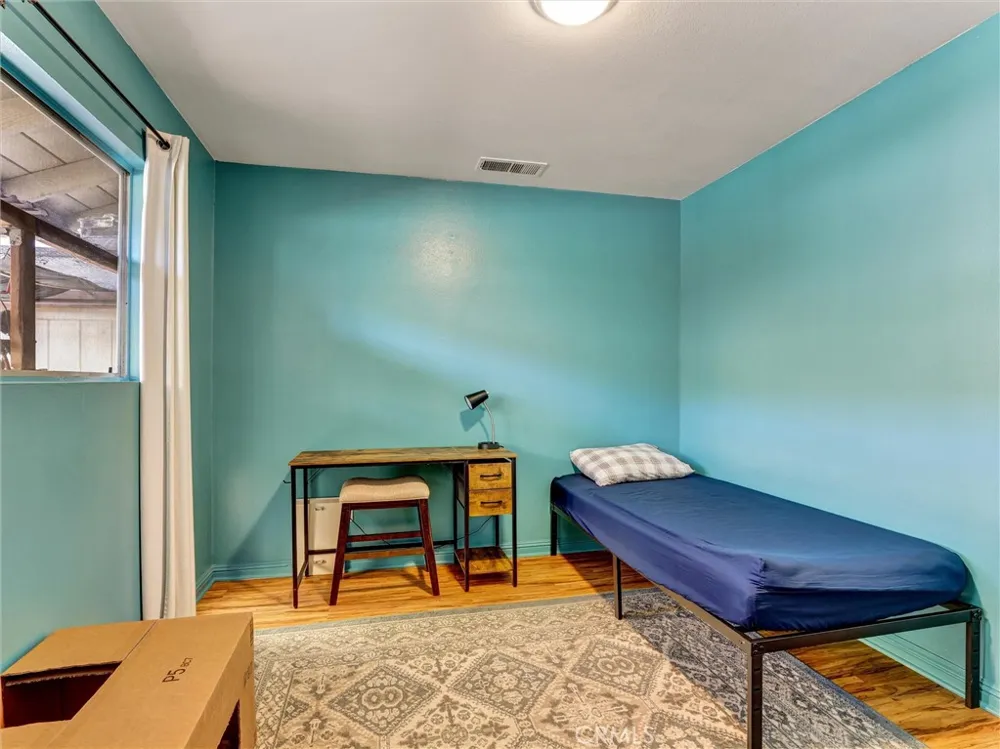 8087 Worthy Drive Westminster, CA 92683