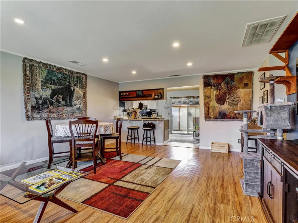 8087 Worthy Drive Westminster, CA 92683