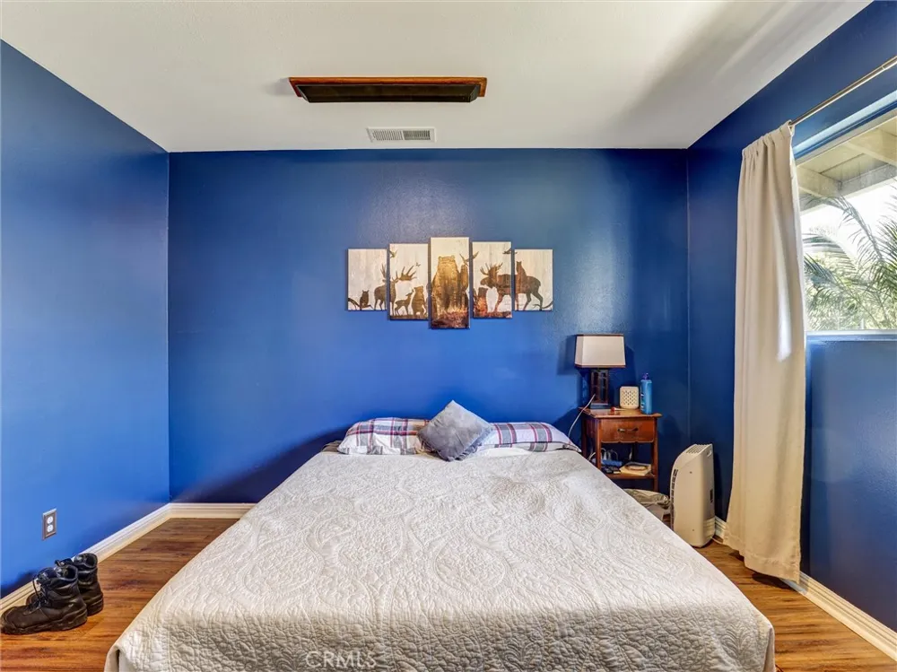 8087 Worthy Drive Westminster, CA 92683