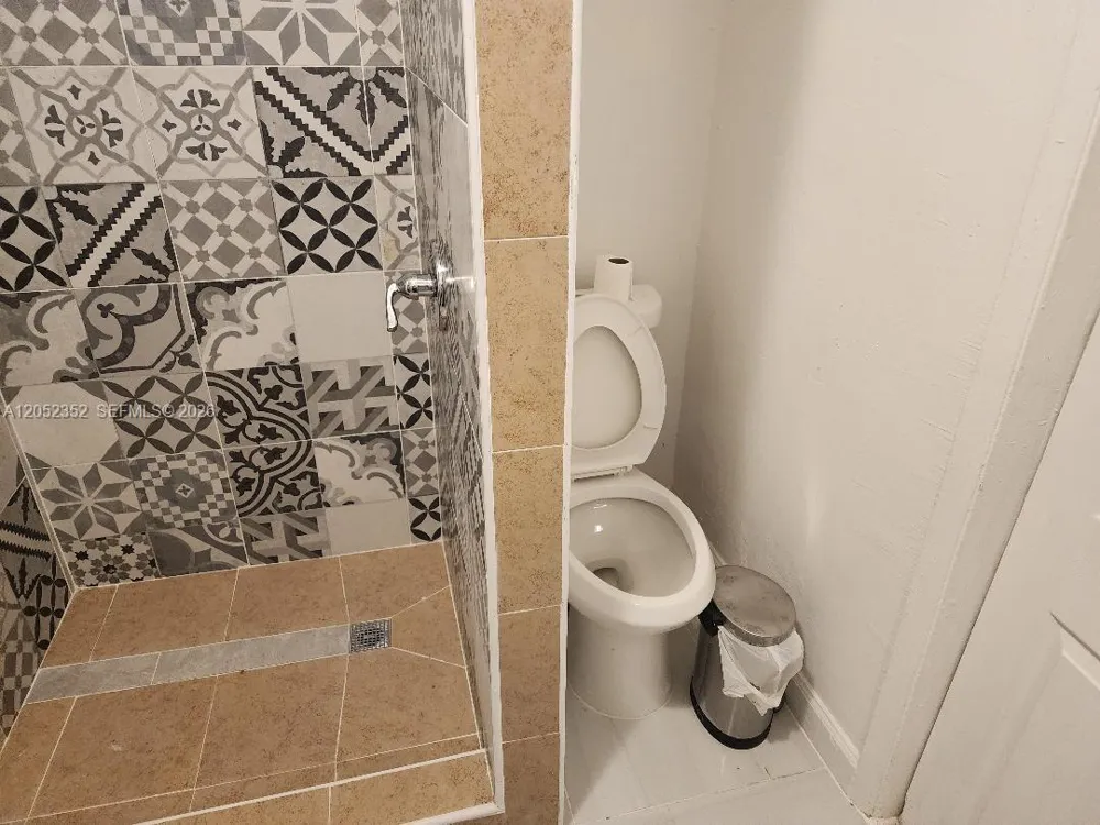 13915 NW 5th Ct North Miami, FL 33168