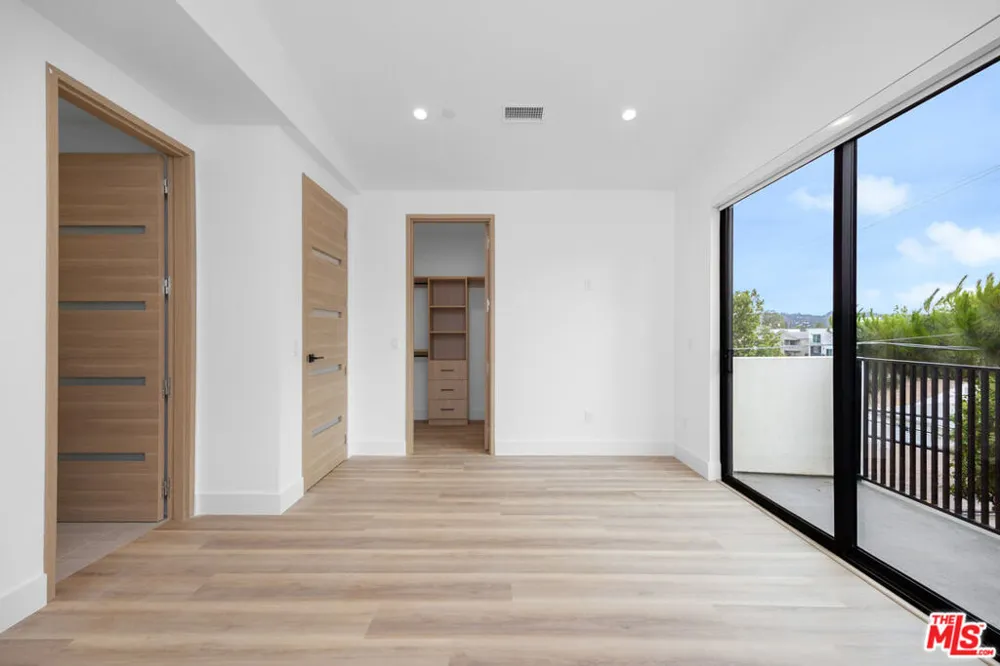 5313 Ben Avenue #1 Valley Village, CA 91607