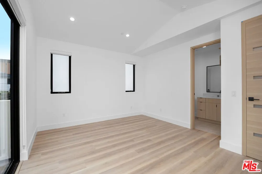 5313 Ben Avenue #1 Valley Village, CA 91607