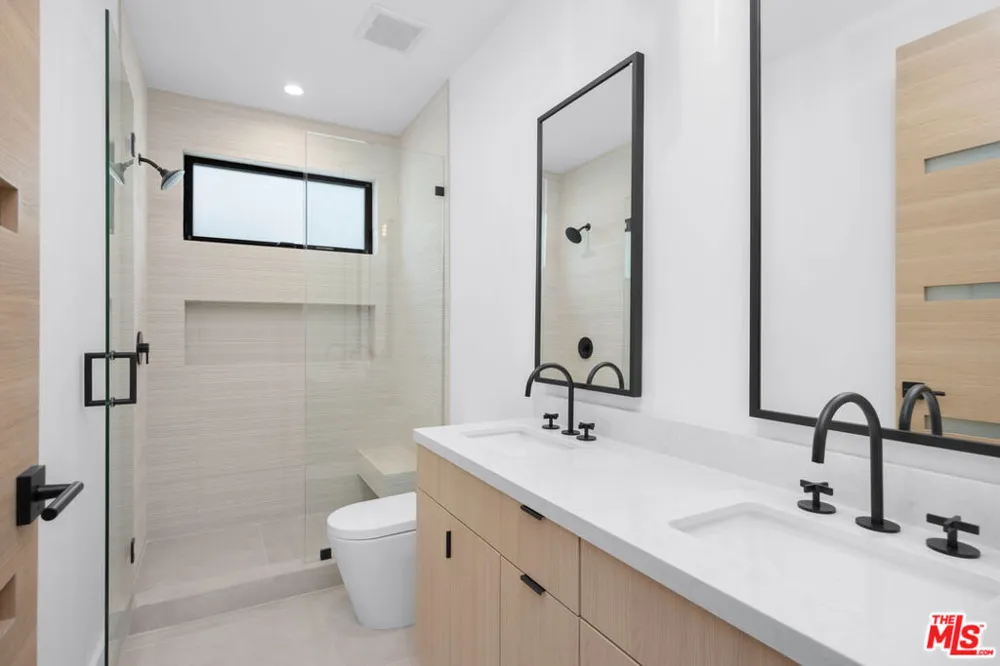 5313 Ben Avenue #1 Valley Village, CA 91607